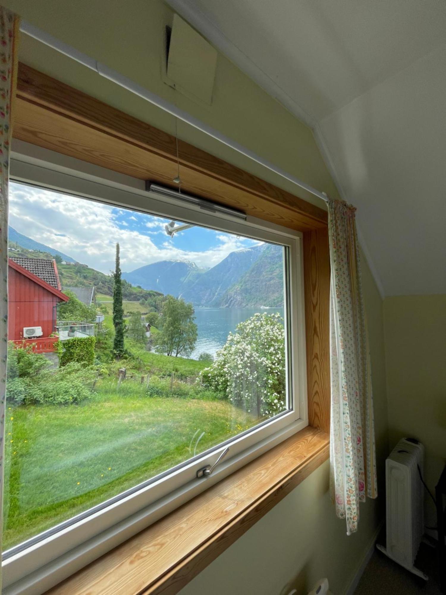 Aurland Feriehus ภายนอก รูปภาพ