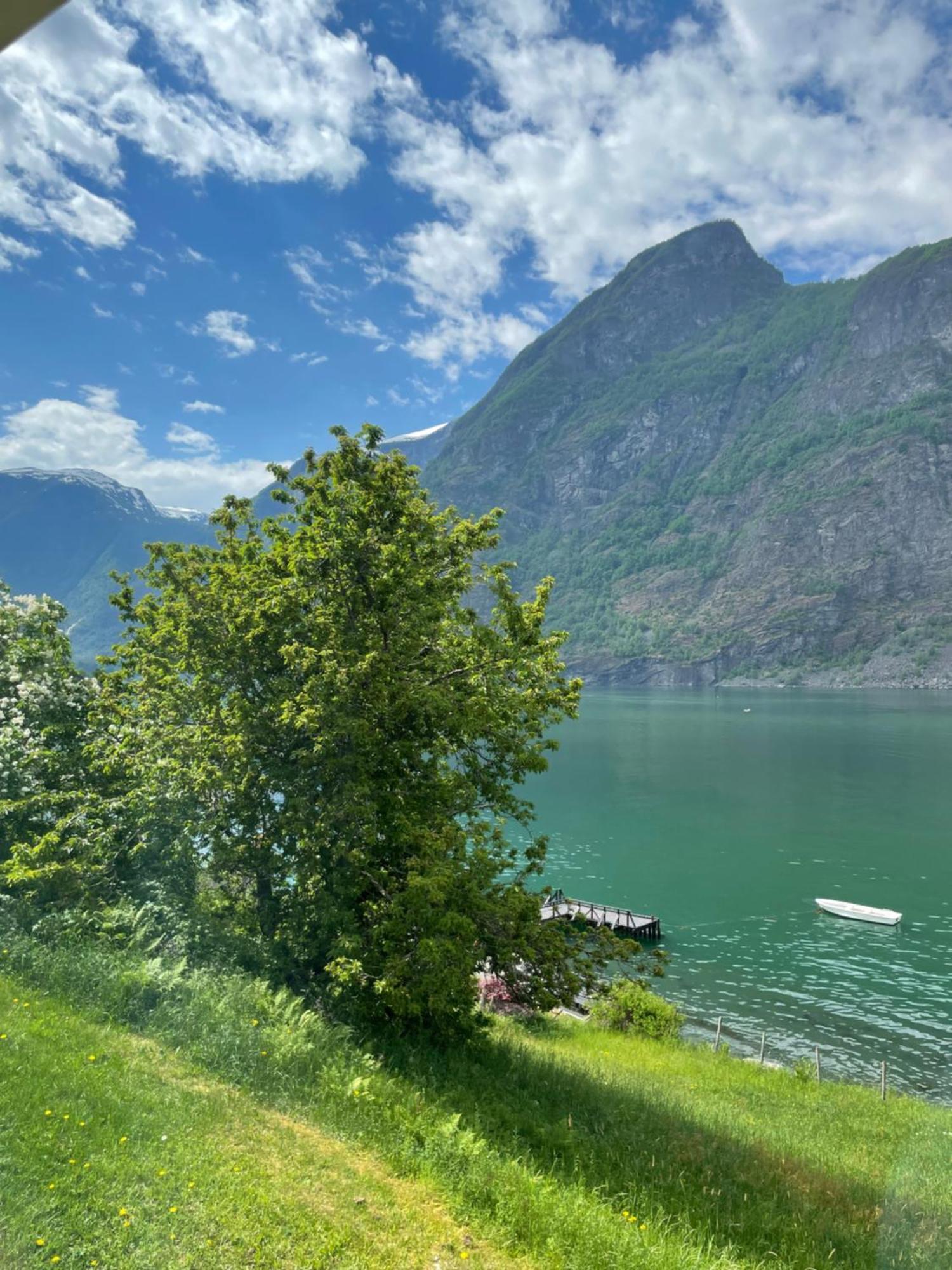 Aurland Feriehus ภายนอก รูปภาพ
